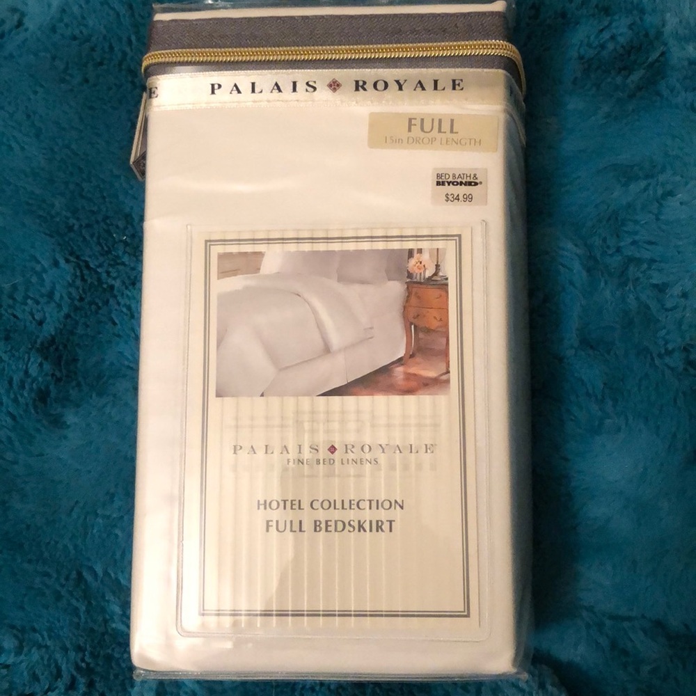 Full Bedskirt Palais Royale Hotel